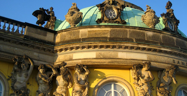 Zu welcher Stilepoche gehört Schloss Sanssouci?